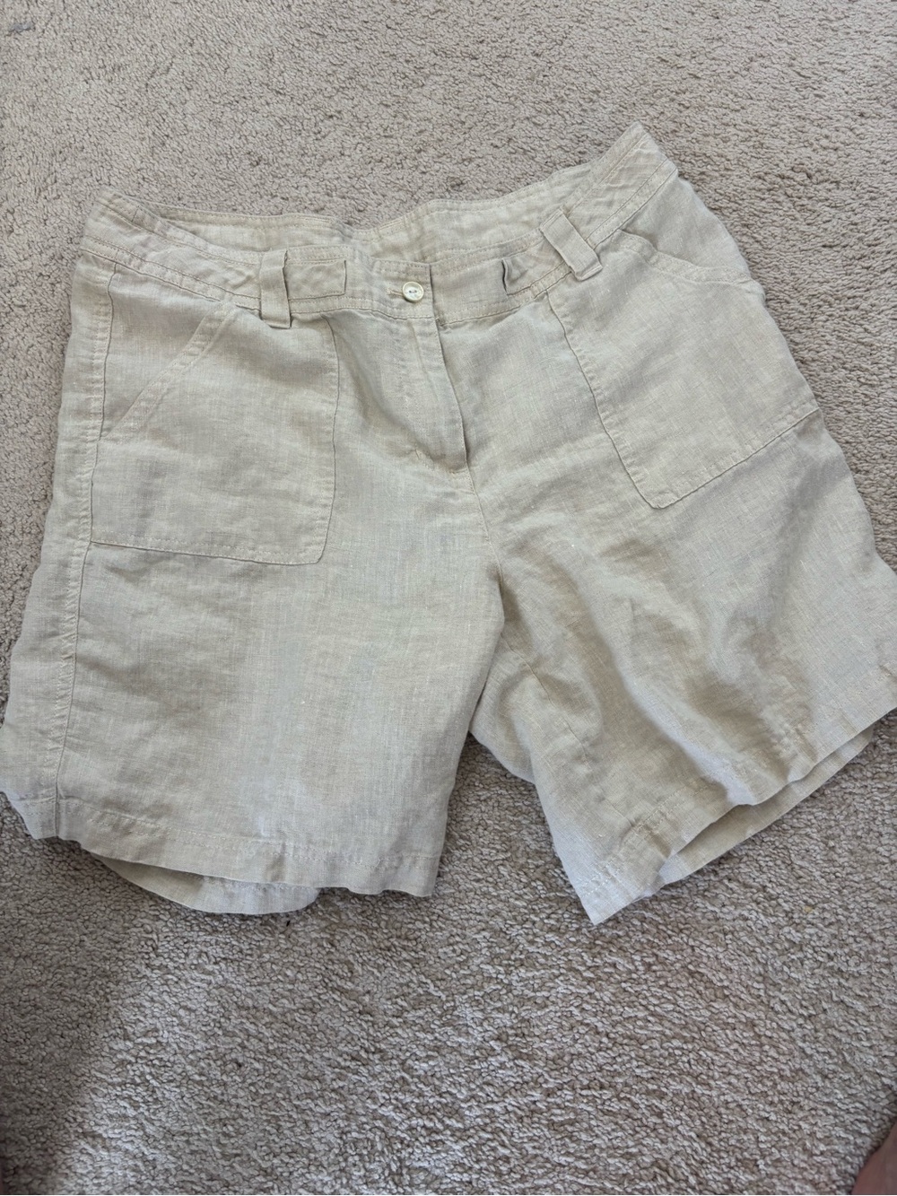Jones New York Light Beige Linen Shorts with Front Pockets